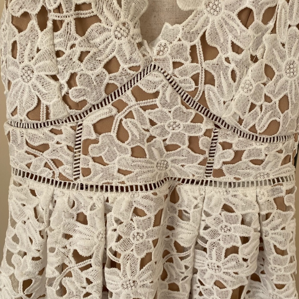 Open work dress in white - Picture 3 of 8